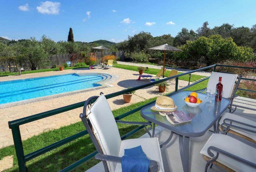 Villa Adonis Halikounas Ngoại thất bức ảnh